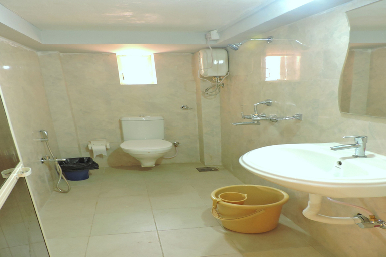 Bathroom 4, Kay's Riverview Resort, North Goa