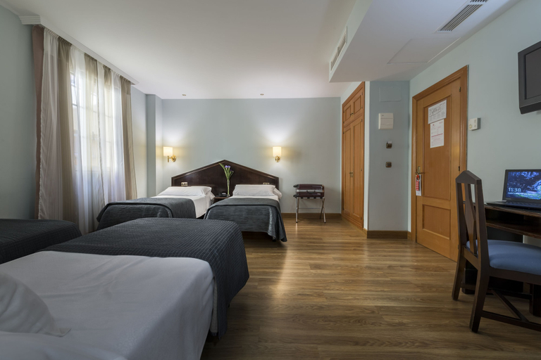 Bedroom 4, Hotel Porcel Navas, Granada