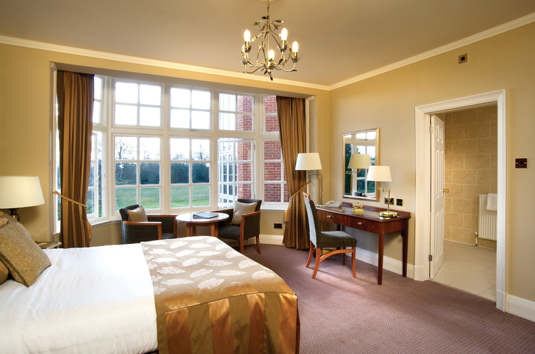 Bedroom 3, Grovefield House Hotel By Uno -FREE PARKING, Buckinghamshire
