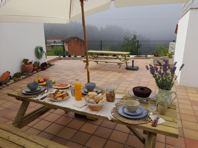 Balcony/terrace 5, Experiência única em cabana tradicional de madeira, Vale de Cambra