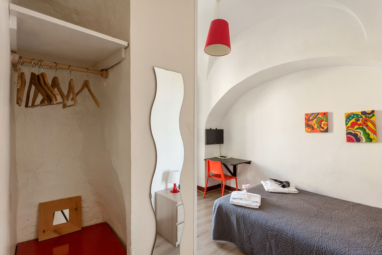 Bedroom 4, Da Gianni e Lucia Rooms, Catania