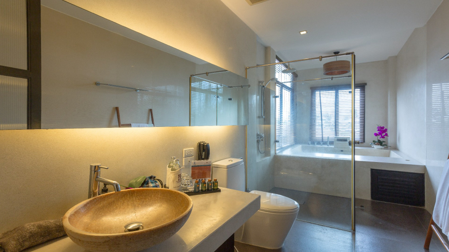 Bathroom 5, The Sea Koh Samui Resort & Residence By Tolani, Ko Samui