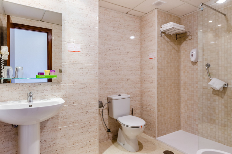 Bathroom 5, Hotel Gran Playa, Alicante