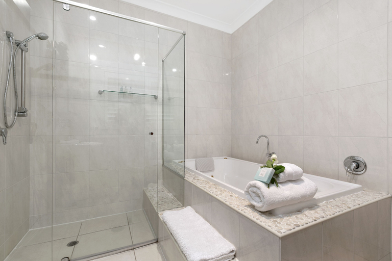 Bathroom 5, The Country House at Hunchy Montville, Maroochy