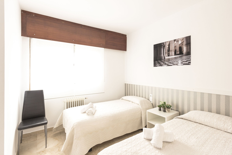 Bedroom 3, SurTrip Apartamentos - San Antón, Granada