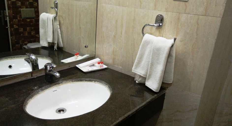 Bathroom 4, The Fern Residency Bodhgaya, Series by Marriott, Gaya