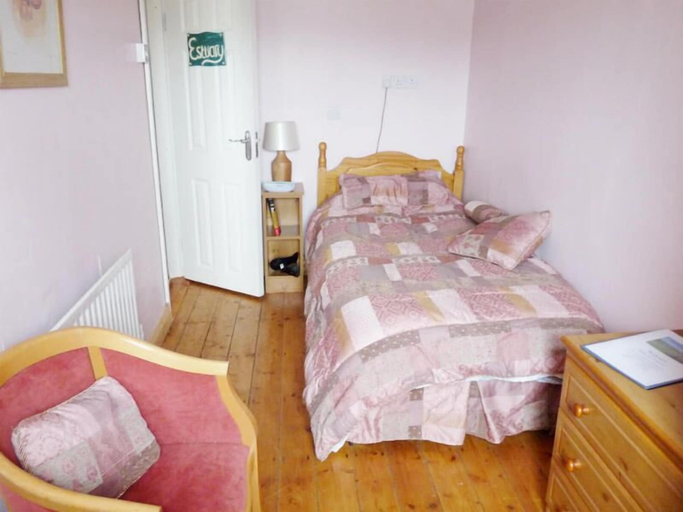 Bedroom 2, Bridgeview Farmhouse