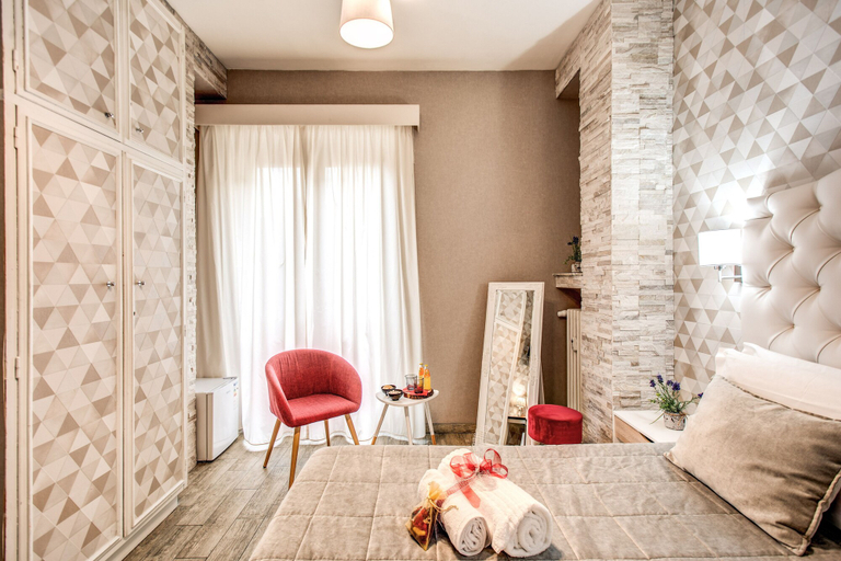 Others 5, Santamaggiore Inn, Roma