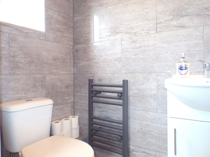 Bathroom 3, The Pond House - Ensuite Rooms, London
