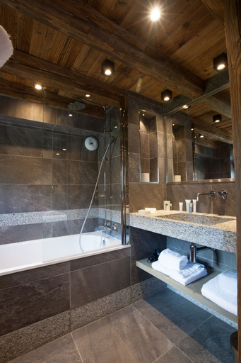 Bathroom 5, Au Coin Du Feu, Haute-Savoie