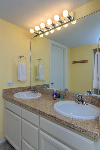Bathroom 4, Beachfront Condo w Panoramic 12th-floor Gulf View!, Cameron