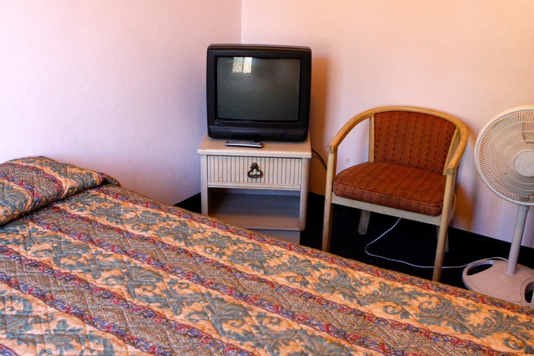 Bedroom 3, Homestead Motel, San Luis Obispo