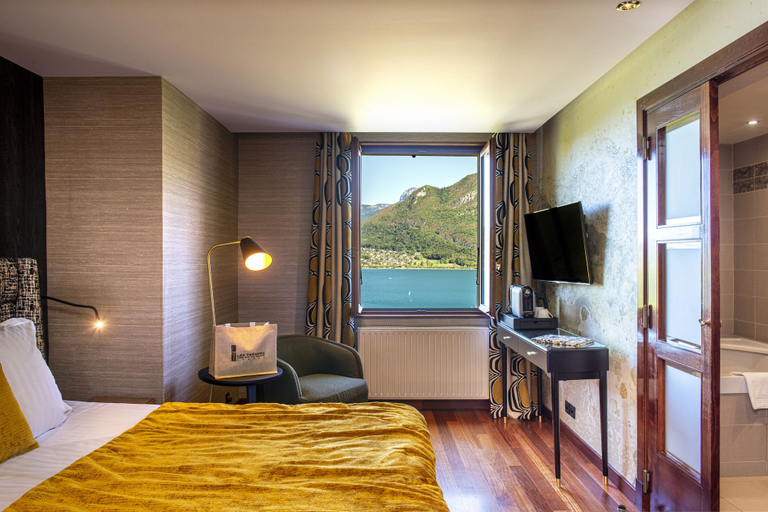 Bedroom 3, Les Tresoms Lake and Spa Resort, Haute-Savoie