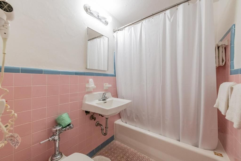 Bathroom 4, Ocean Beach Suites, Miami-Dade