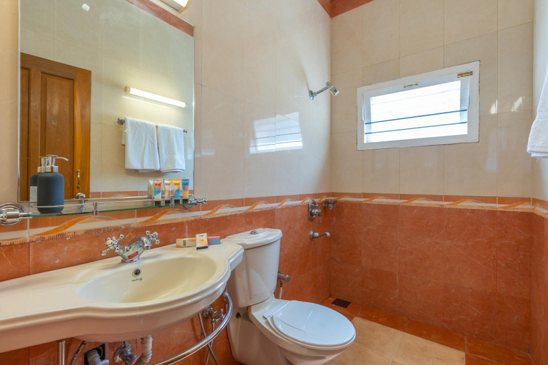 Bathroom 3, StayVista at Midsummer Mist, Dindigul