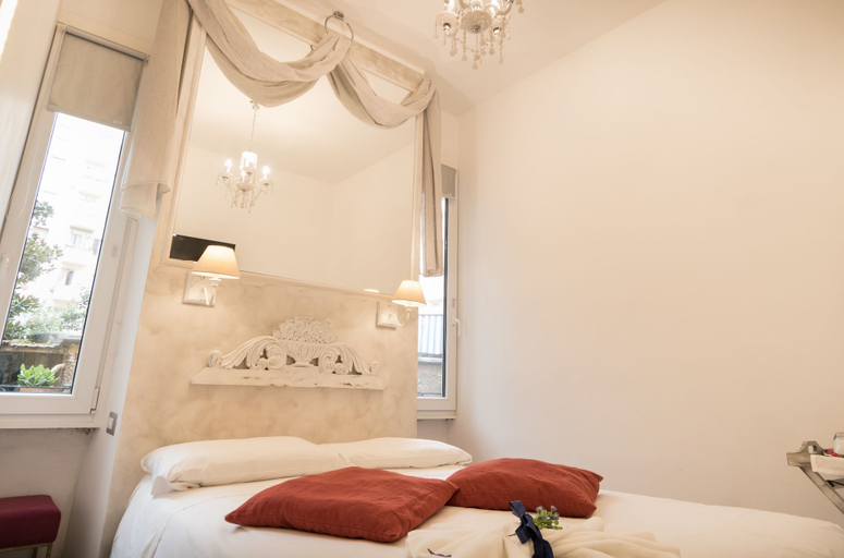 Bedroom 5, Your Vatican Suite, Rome