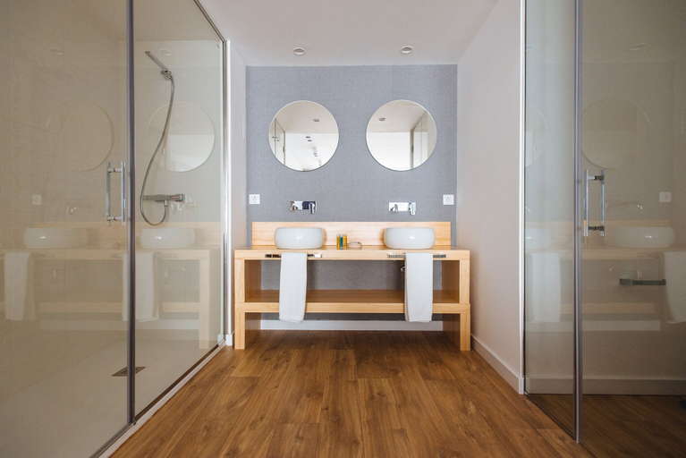 Bathroom 3, Apartamentos Murillo Gardens, Sevilla