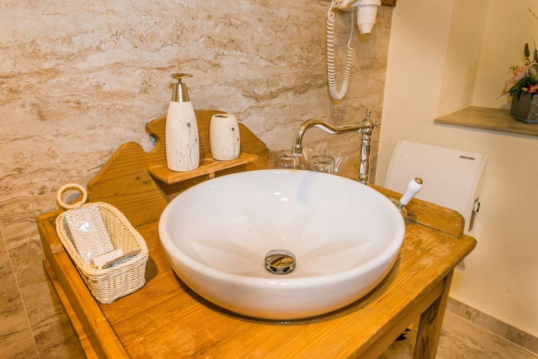 Bathroom 4, Casa Savri, Sighisoara