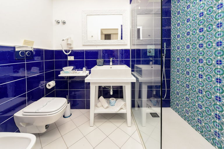 Bathroom 4, Hotel Sorrento City, Napoli