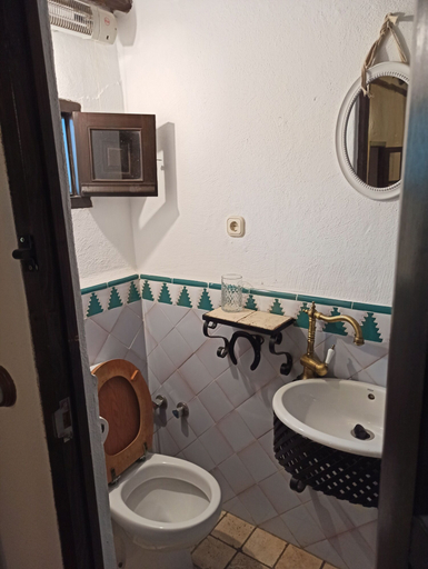 Bathroom 4, Alqueria de los Lentos, Granada
