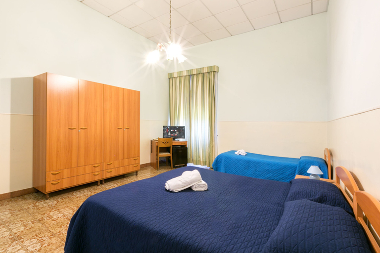 Bedroom 5, Sisters Hostel, Napoli