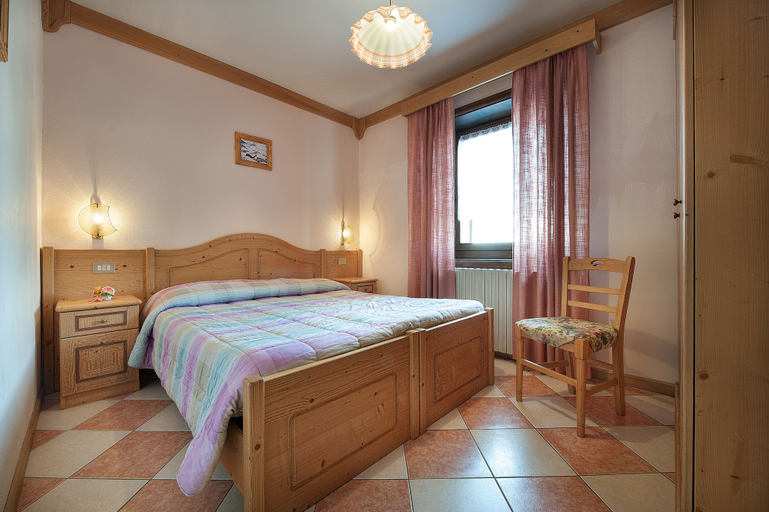Room 2, Appartamenti Bait Carosello, Sondrio