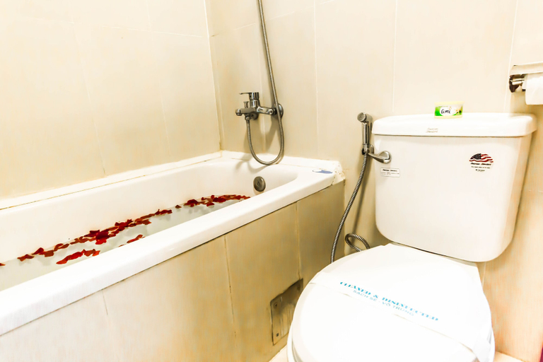 Bathroom 4, Kiên Cường 2 Hotel, Da Nang
