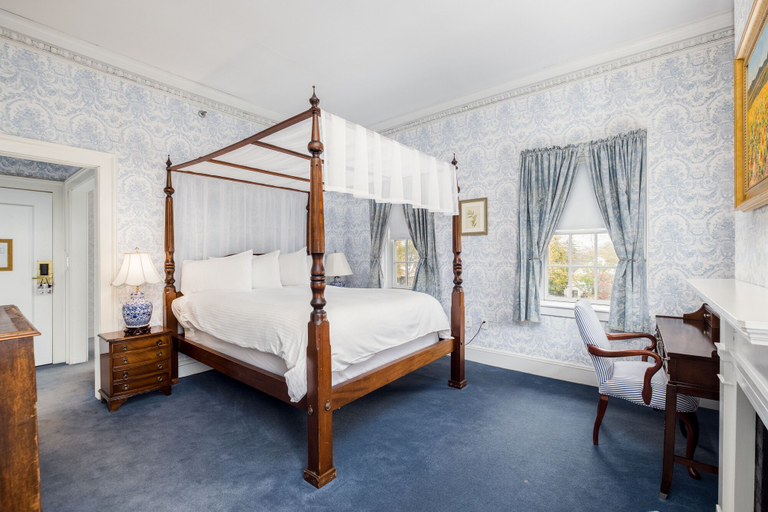 Bedroom 2, Simsbury 1820 House, Hartford