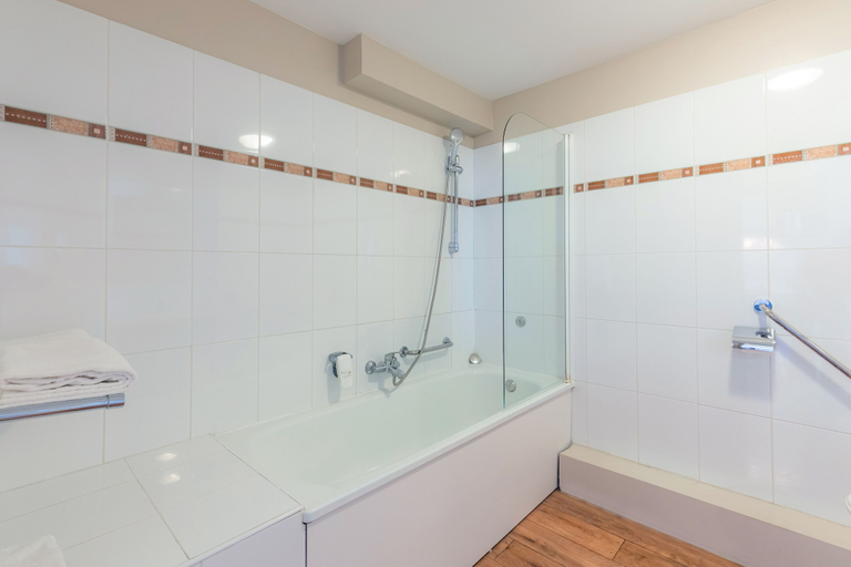 Bathroom 4, Appart'City Confort Montpellier Ovalie 1, Hérault