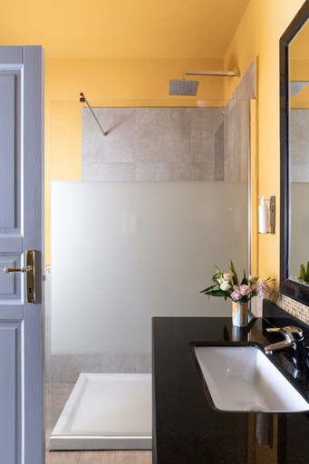 Bathroom 4, Glance in Rome, Rome