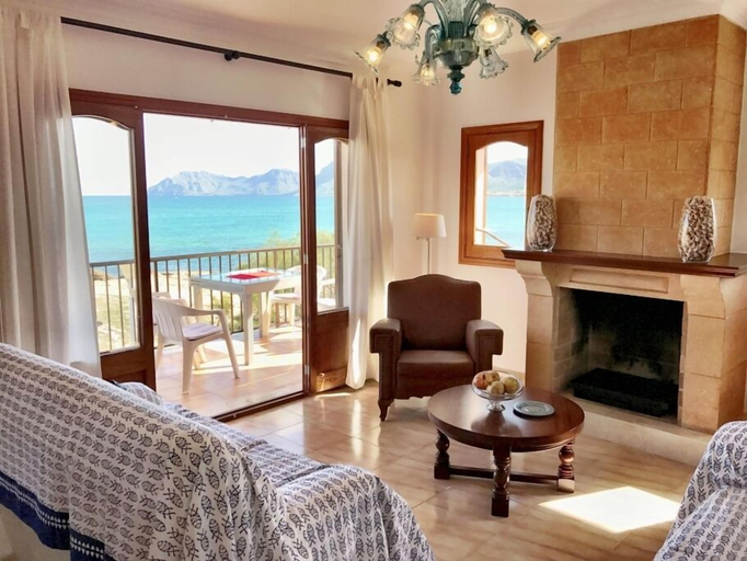 Others 4, Mallorca Beach front line house 6 pers, Baleares