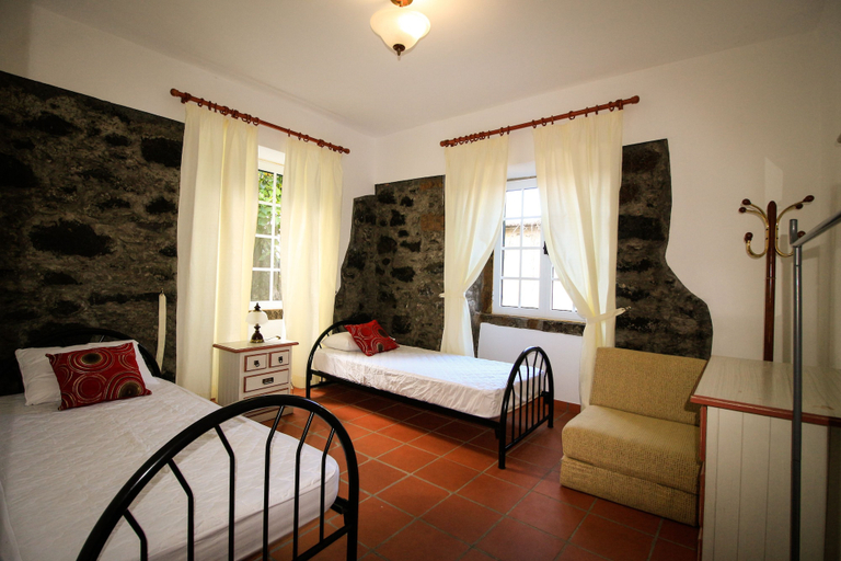 Bedroom 2, Gouveia Cottage by Analodges, Porto Moniz