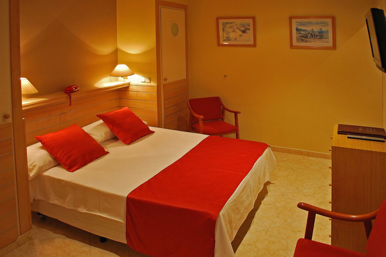 Bedroom 3, Hotel Piccadilly Sitges, Barcelona