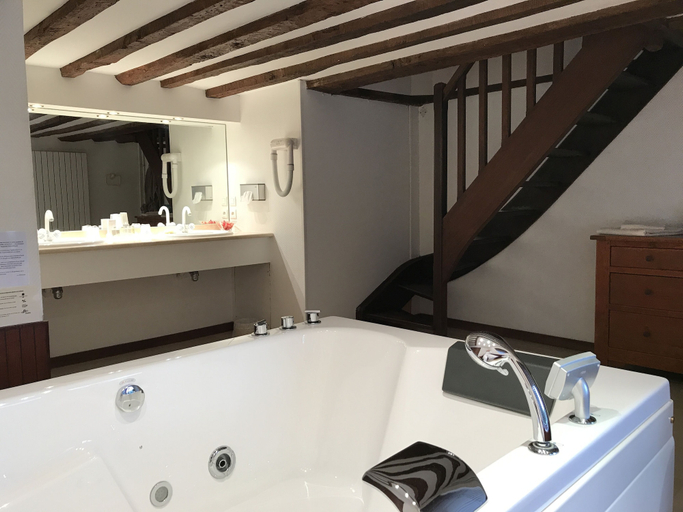 Bathroom 5, Château de Sissi, Seine-Maritime