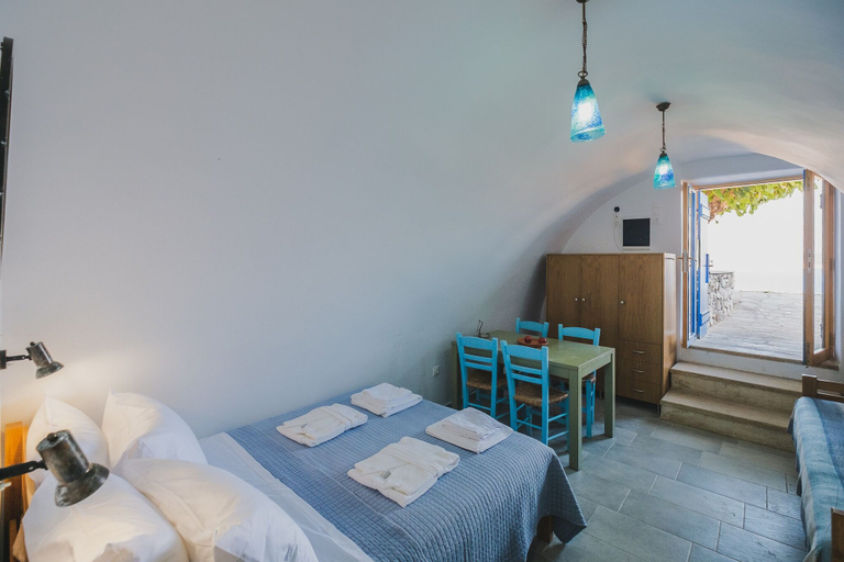 Bedroom 4, Karavos View - A Unique Artists' Hideaway Paradise, Crete