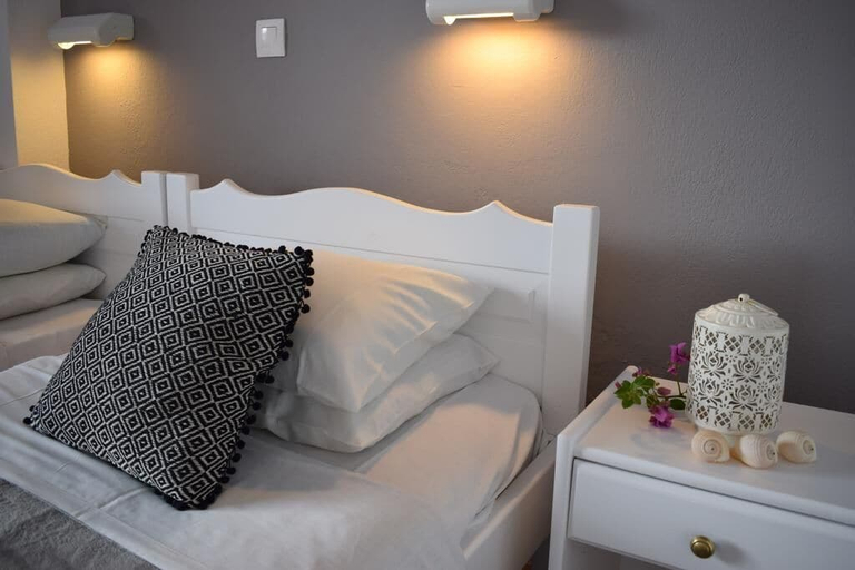 Bedroom 2, Kalimera Studios and Apartments, Ionian Islands