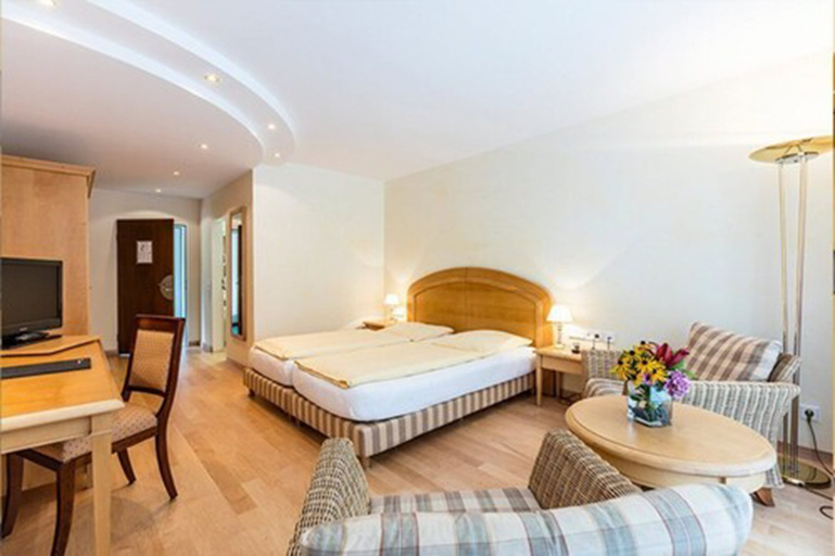 Bedroom 3, Waldhotel Bad Sulzburg, Breisgau-Hochschwarzwald