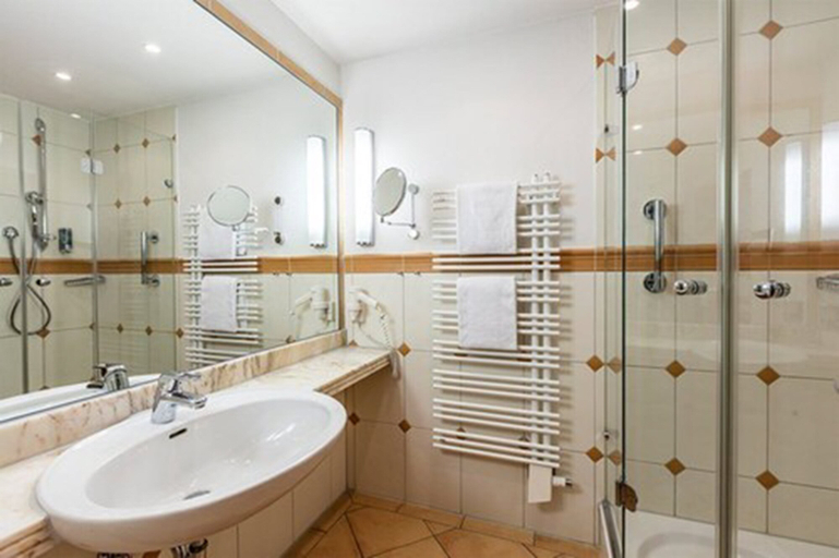 Bathroom 5, Waldhotel Bad Sulzburg, Breisgau-Hochschwarzwald