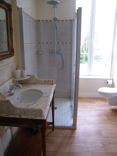 Bathroom 5, Chambres d'hôtes Château de Damigny, Calvados