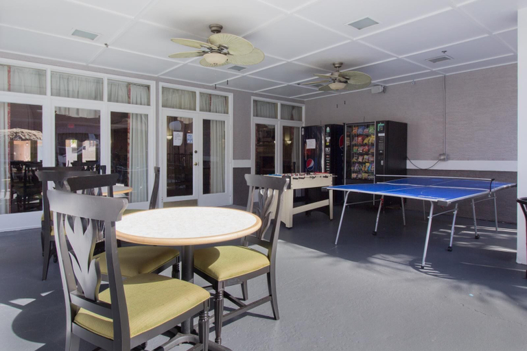 Food & Drinks, Parkway Studio by Orlando Short Term, Osceola