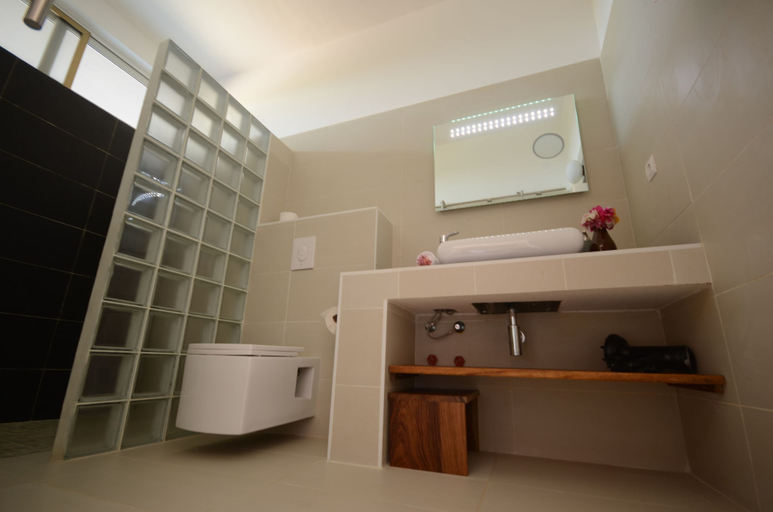 Bathroom 4, Leo's Beach Hotel & Restaurant - Adults Only, Kombo Saint Mary