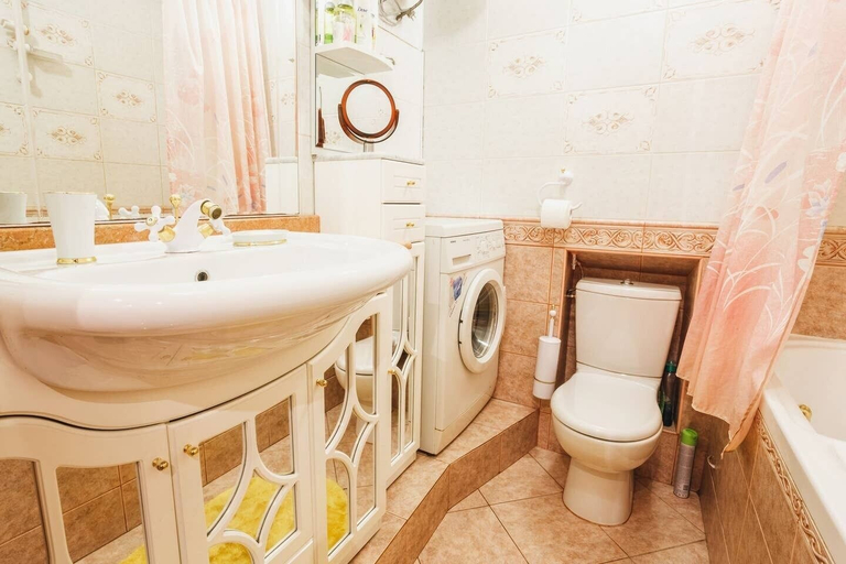 Bathroom 2, Apartment on Bakhrushina 28, Central