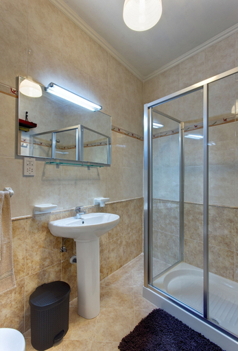 Bathroom, Modern Apt Overlooking Green Area, Saint Paul's Bay