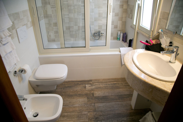 Bathroom 4, Hotel Villa Bianca, Messina
