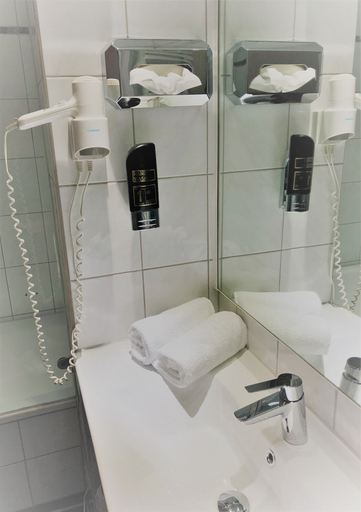 Bathroom 5, A&M Hotel Barsinghausen, Region Hannover