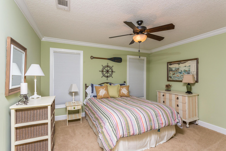 Bedroom 2, 1067 College by Hodnett Cooper, Glynn