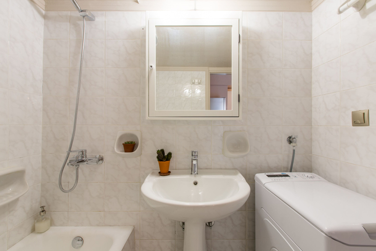 Bathroom 5, Nautilus Charm Apartment, Crete