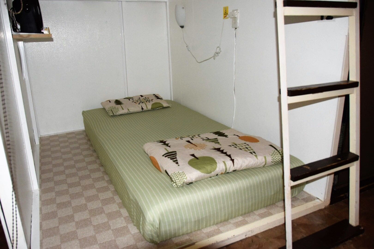 Bedroom 4, Kumoji-so Hostel, Naha