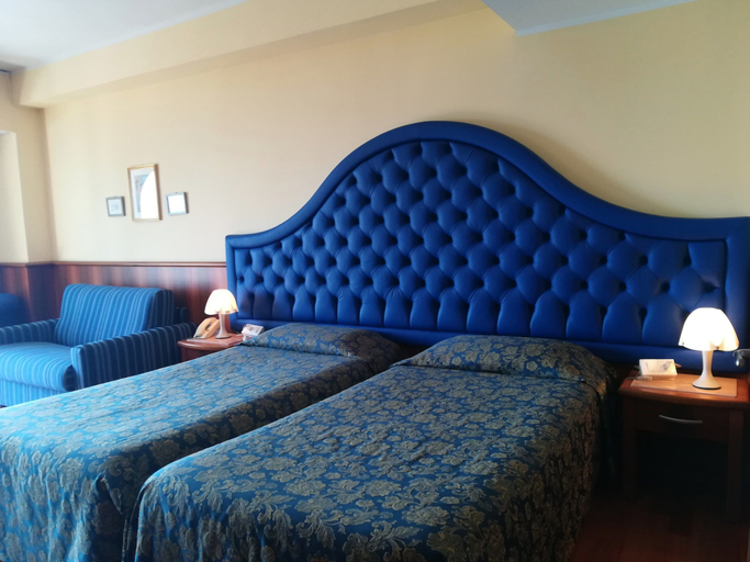 Bedroom 3, Nike Hotel, Messina