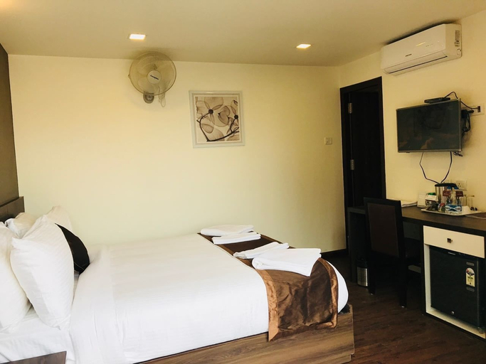 Bedroom 3, Hotel Royal Inn, Bangalore